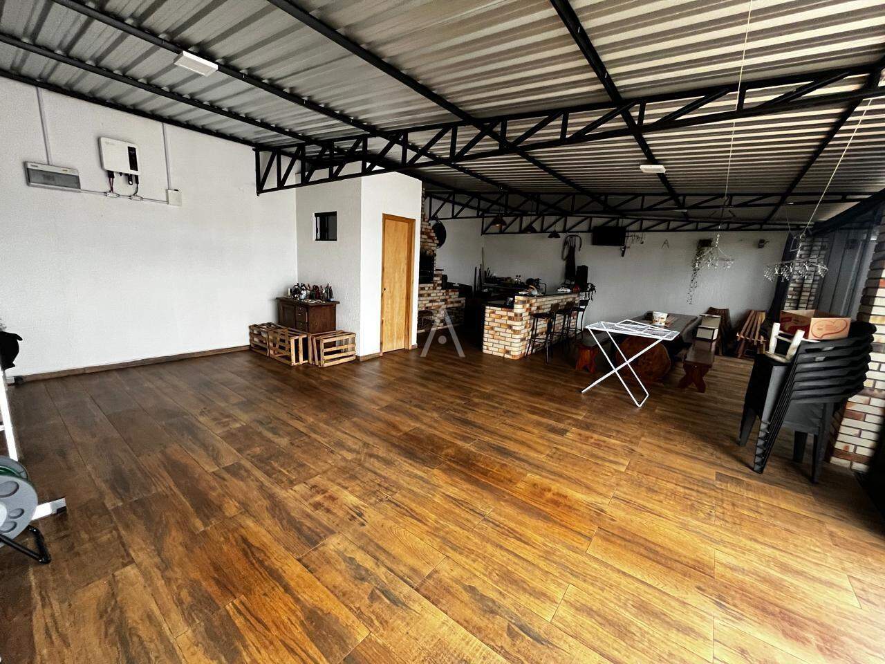 Casa Residencial para à venda no Bairro FLORESTA em CASCAVEL: