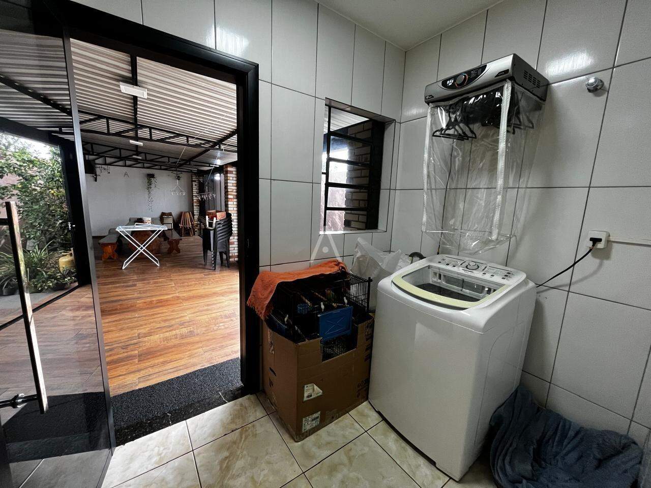 Casa Residencial para à venda no Bairro FLORESTA em CASCAVEL: