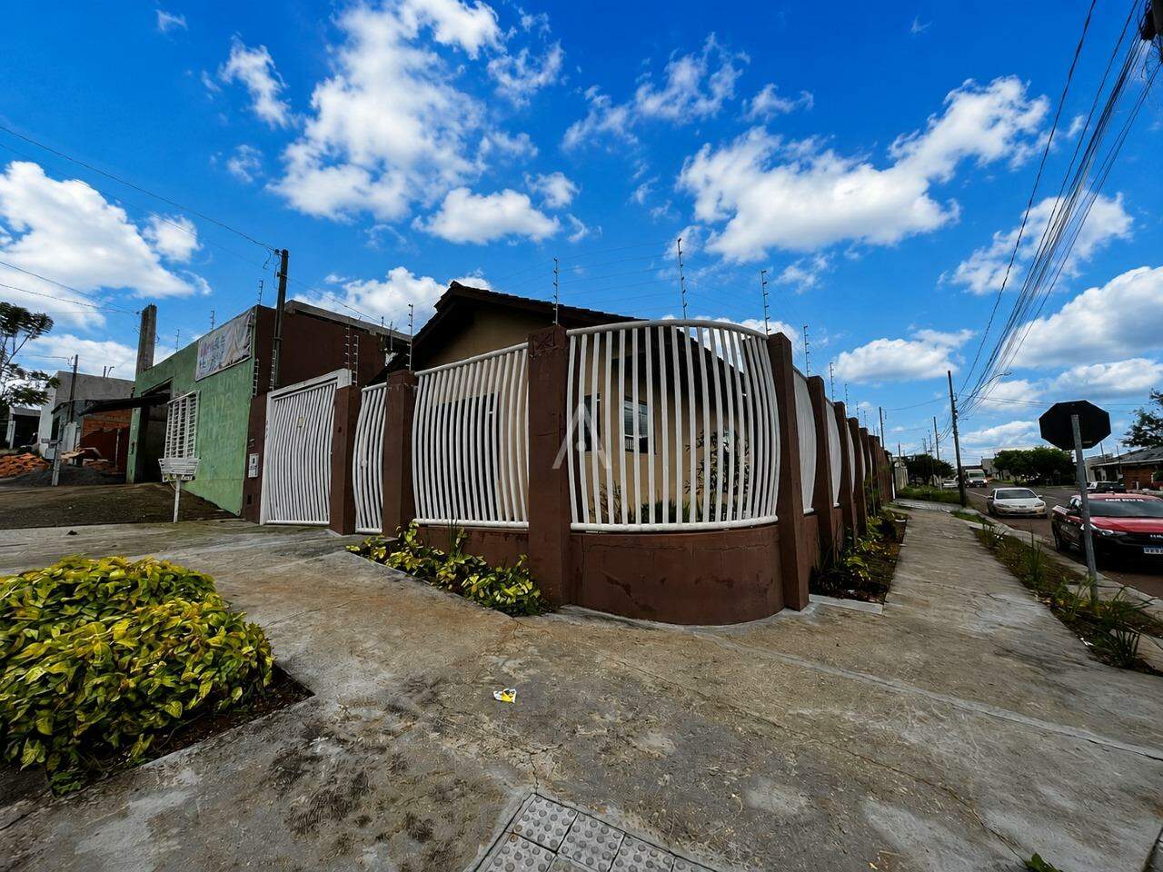 Casa Residencial para à venda no Bairro FLORESTA em CASCAVEL: