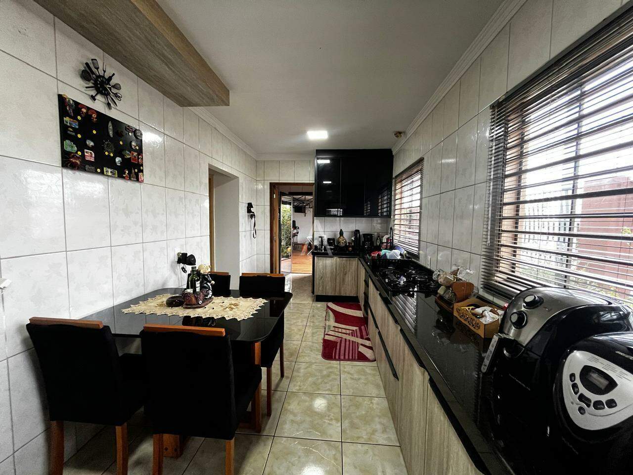 Casa Residencial para à venda no Bairro FLORESTA em CASCAVEL: