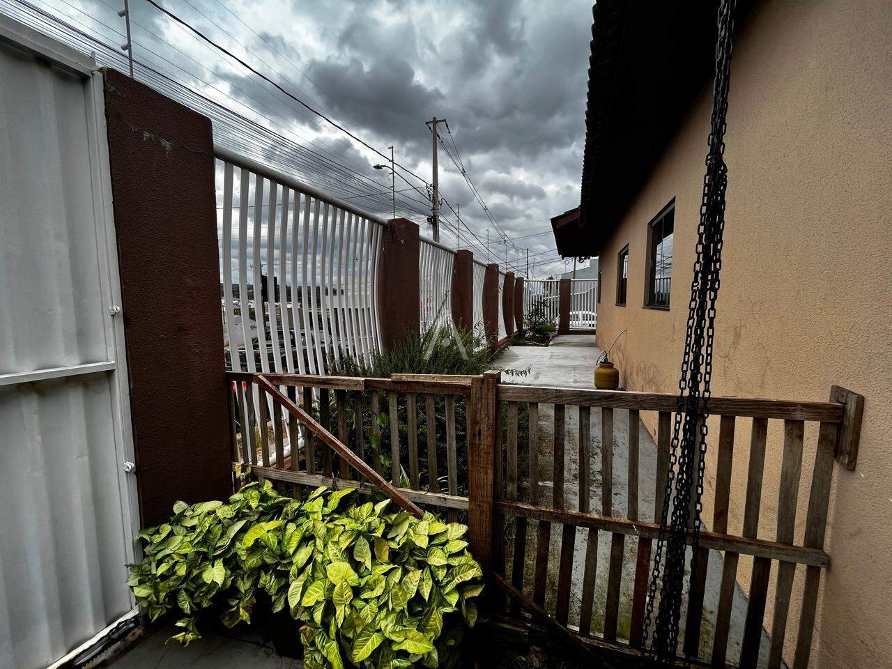 Casa Residencial para à venda no Bairro FLORESTA em CASCAVEL: