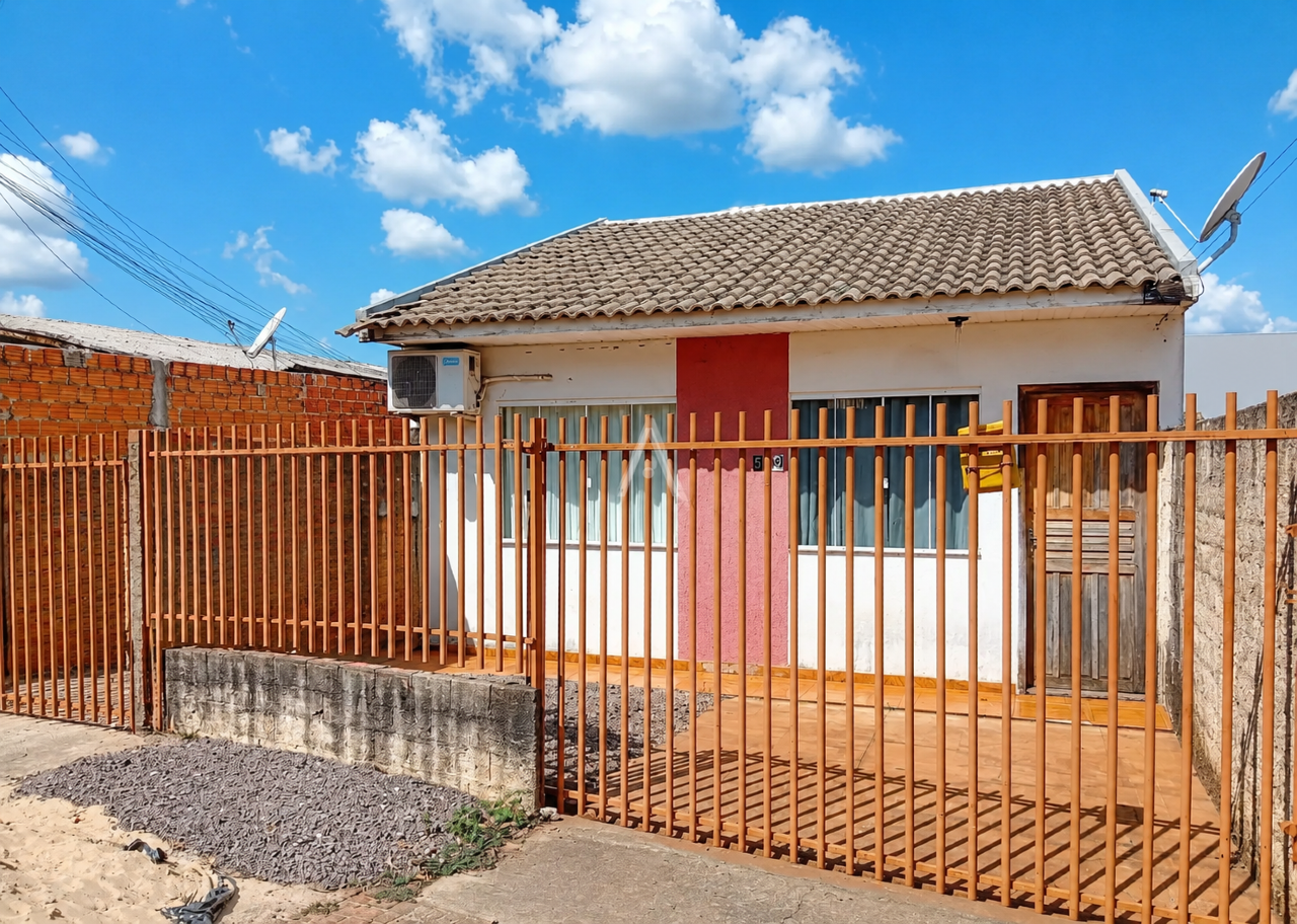 Casa Residencial para à venda no Bairro 14 DE NOVEMBRO em CASCAVEL: 