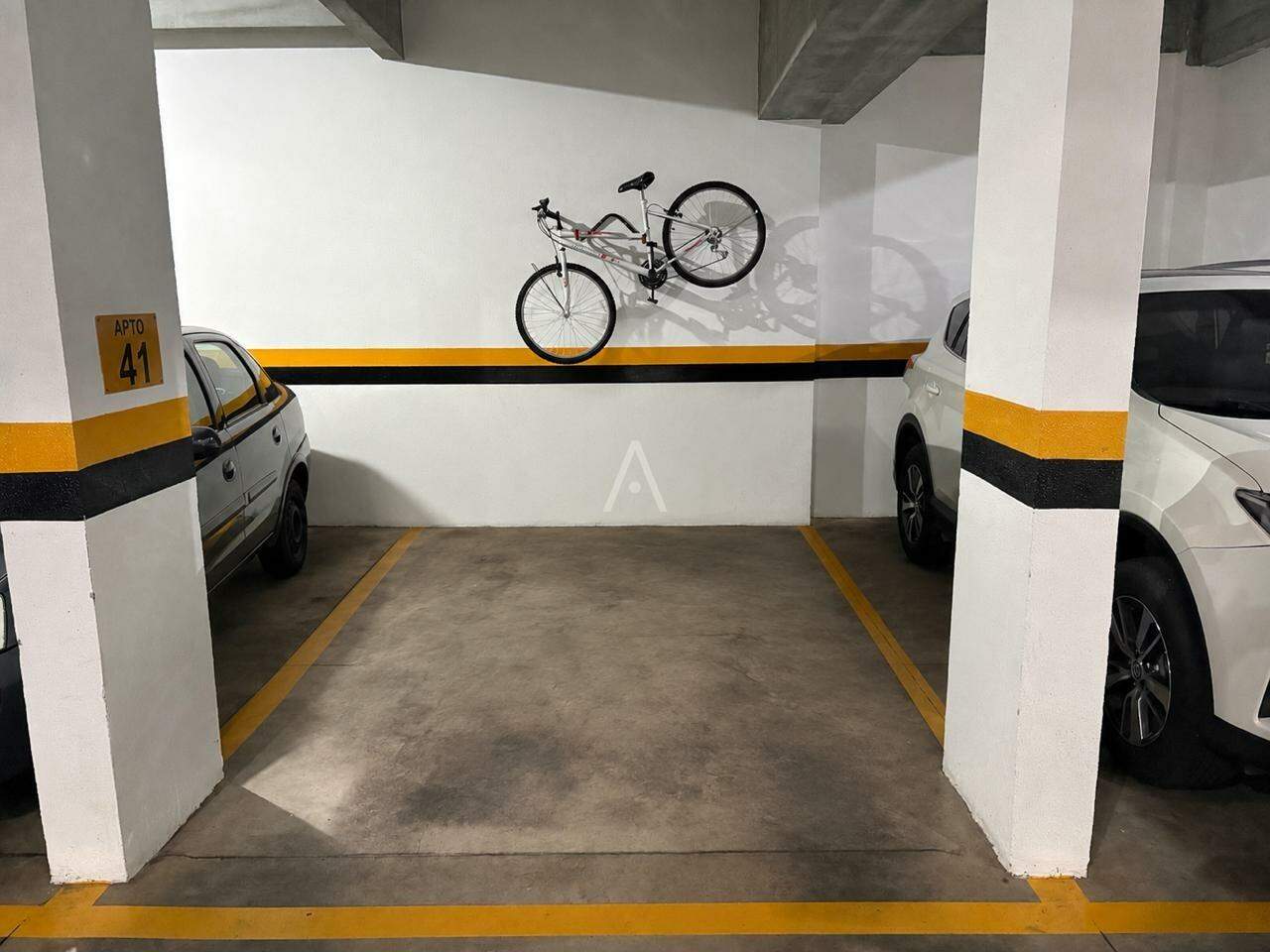 Apartamento para para aluguel no Bairro CENTRO em CASCAVEL: 1 vaga 41