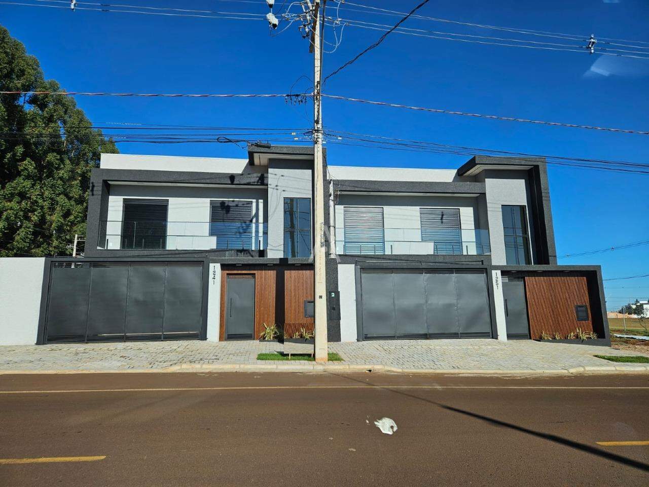 Sobrado para à venda no Bairro RECANTO TROPICAL em CASCAVEL: 
