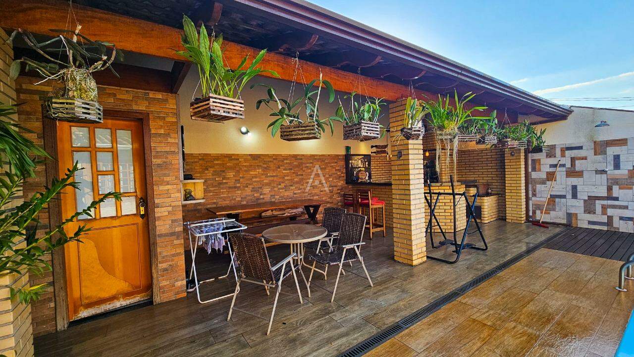 Casa Residencial para à venda no Bairro CANCELLI em CASCAVEL: