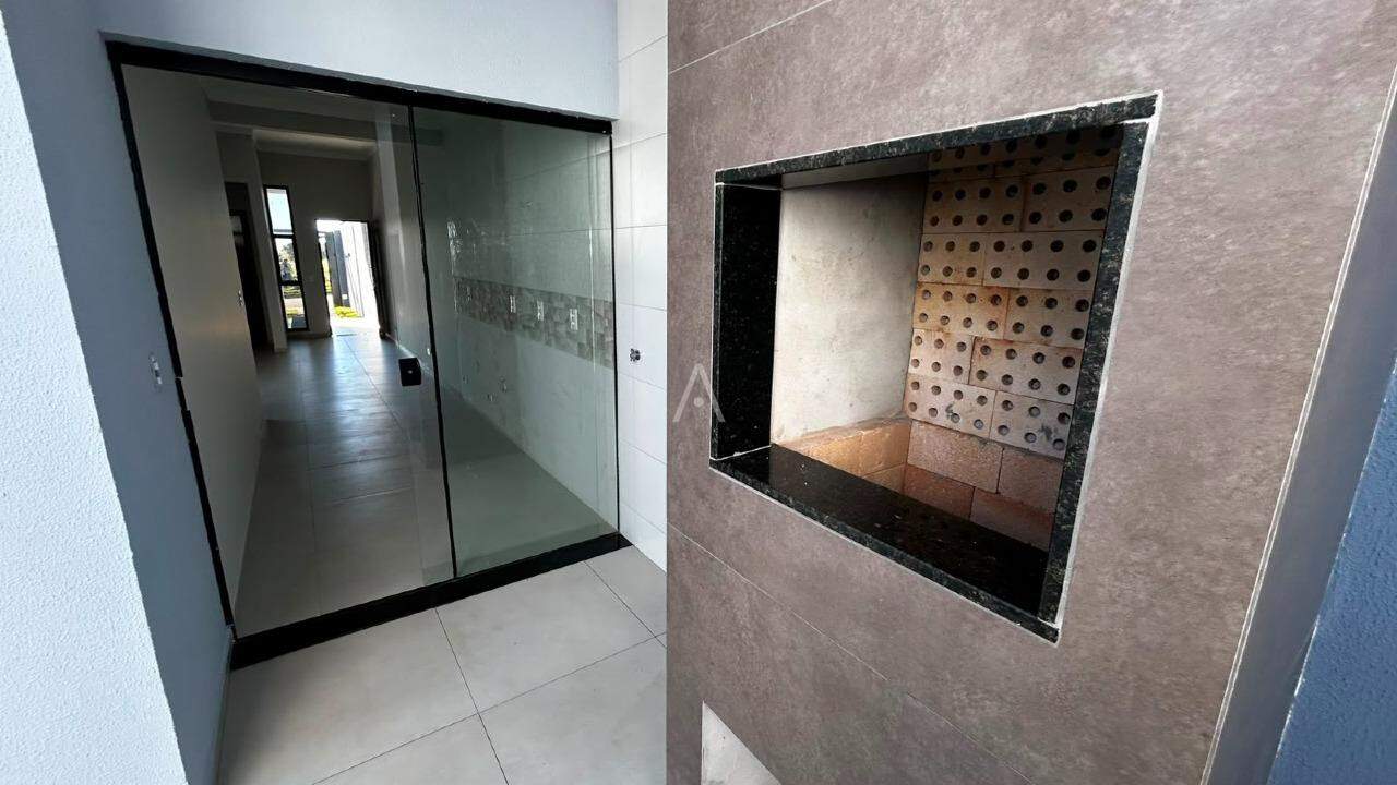 Casa Residencial para à venda no Bairro INTERLAGOS em CASCAVEL: 