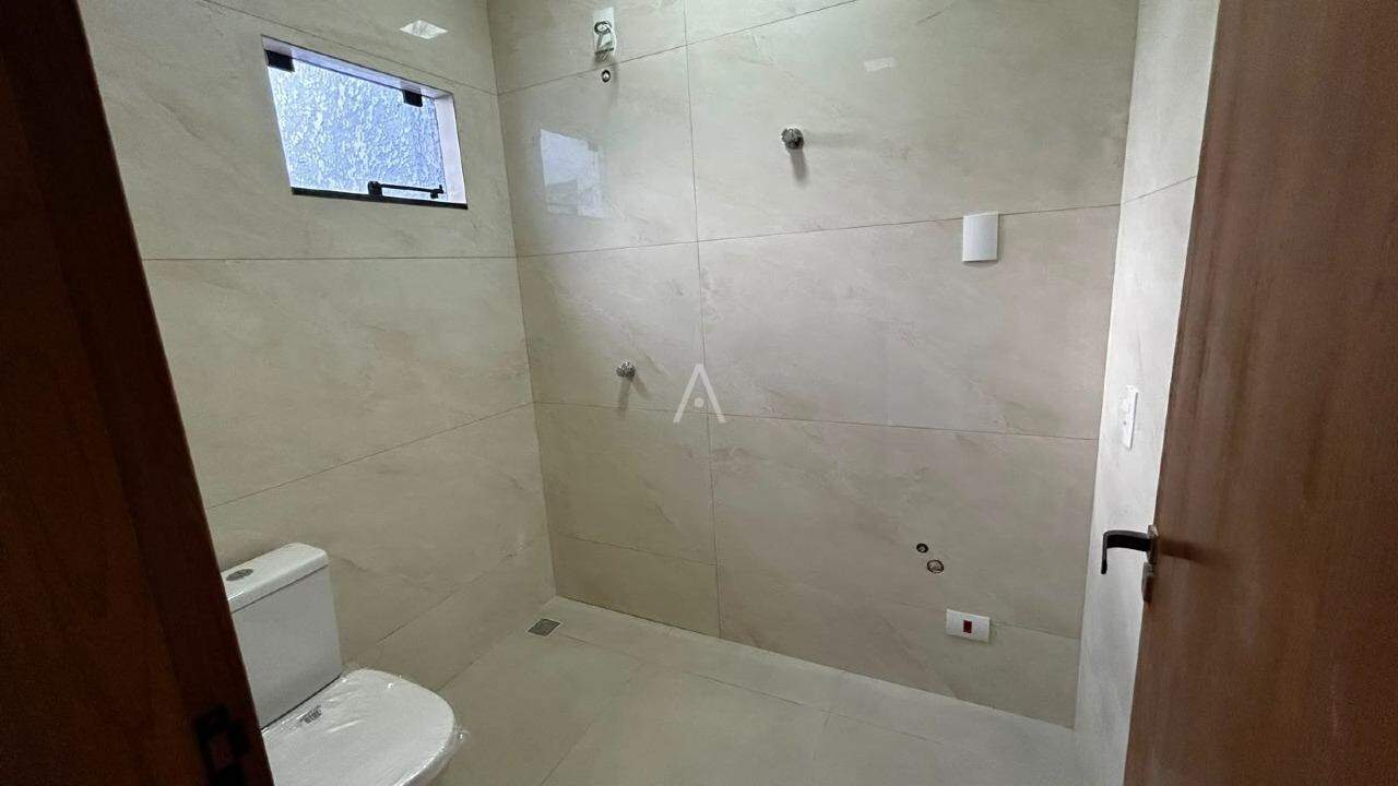 Casa Residencial para à venda no Bairro INTERLAGOS em CASCAVEL: 