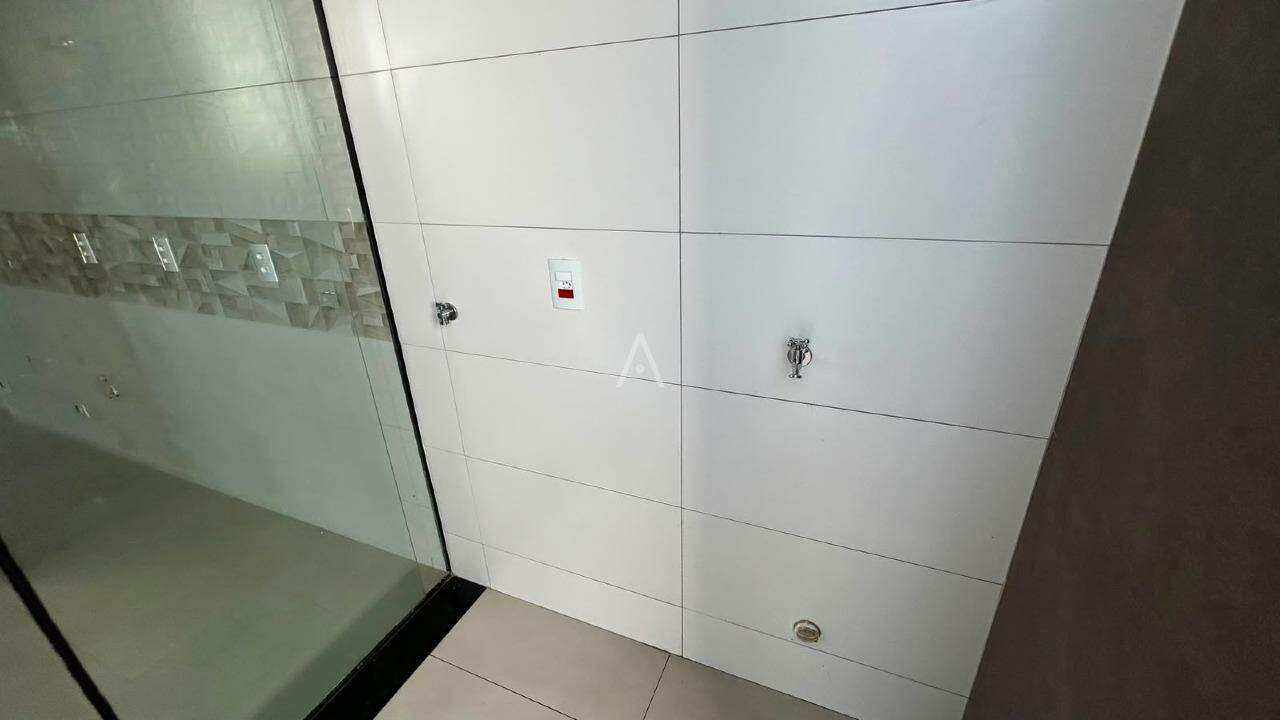 Casa Residencial para à venda no Bairro INTERLAGOS em CASCAVEL: 