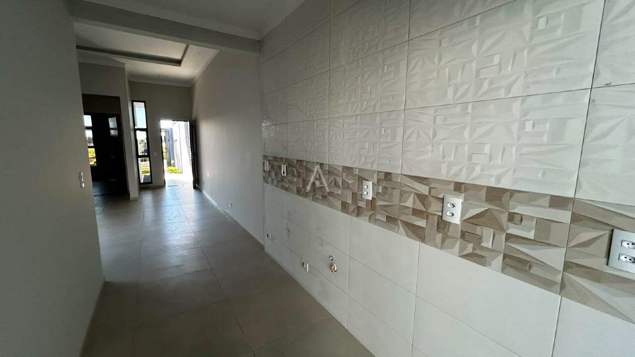 Casa Residencial para à venda no Bairro INTERLAGOS em CASCAVEL: 