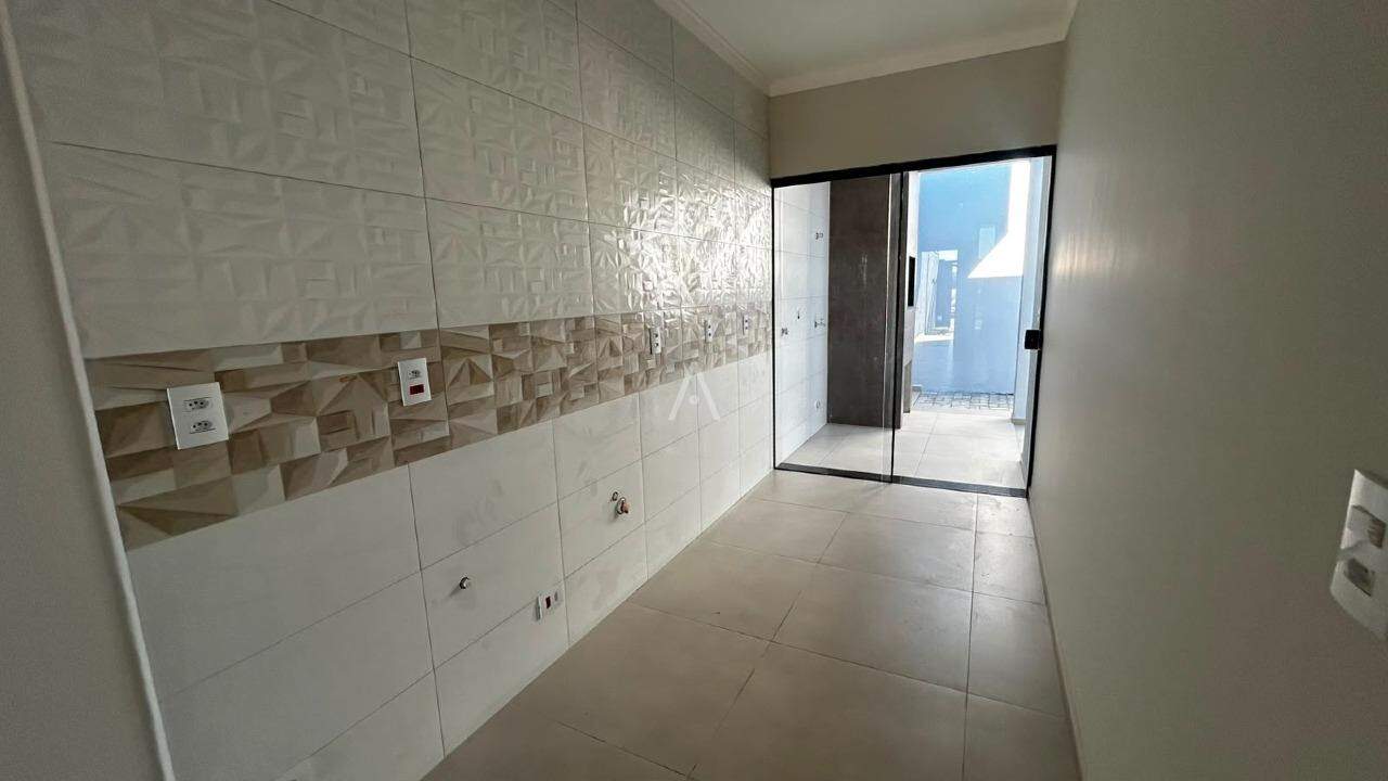 Casa Residencial para à venda no Bairro INTERLAGOS em CASCAVEL: 