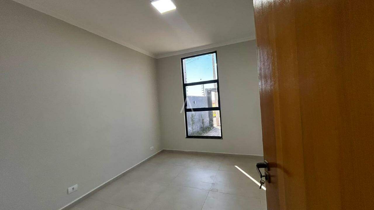 Casa Residencial para à venda no Bairro INTERLAGOS em CASCAVEL: 