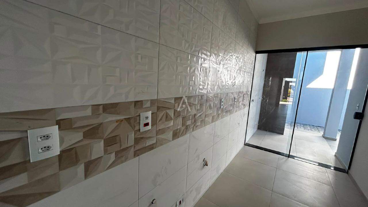 Casa Residencial para à venda no Bairro INTERLAGOS em CASCAVEL: 