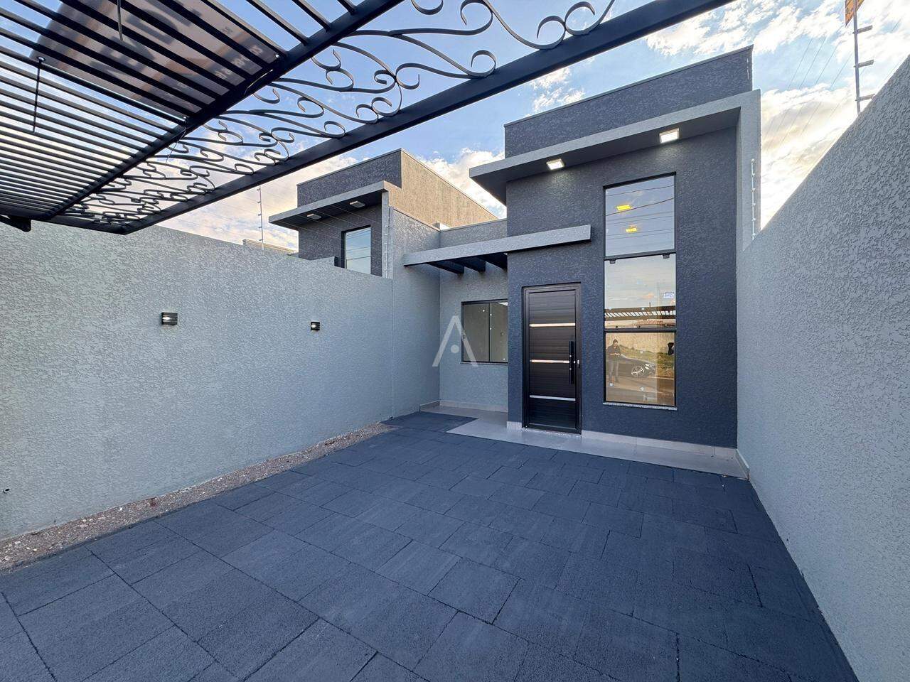 Casa Residencial para à venda no Bairro VIENA em CASCAVEL: 
