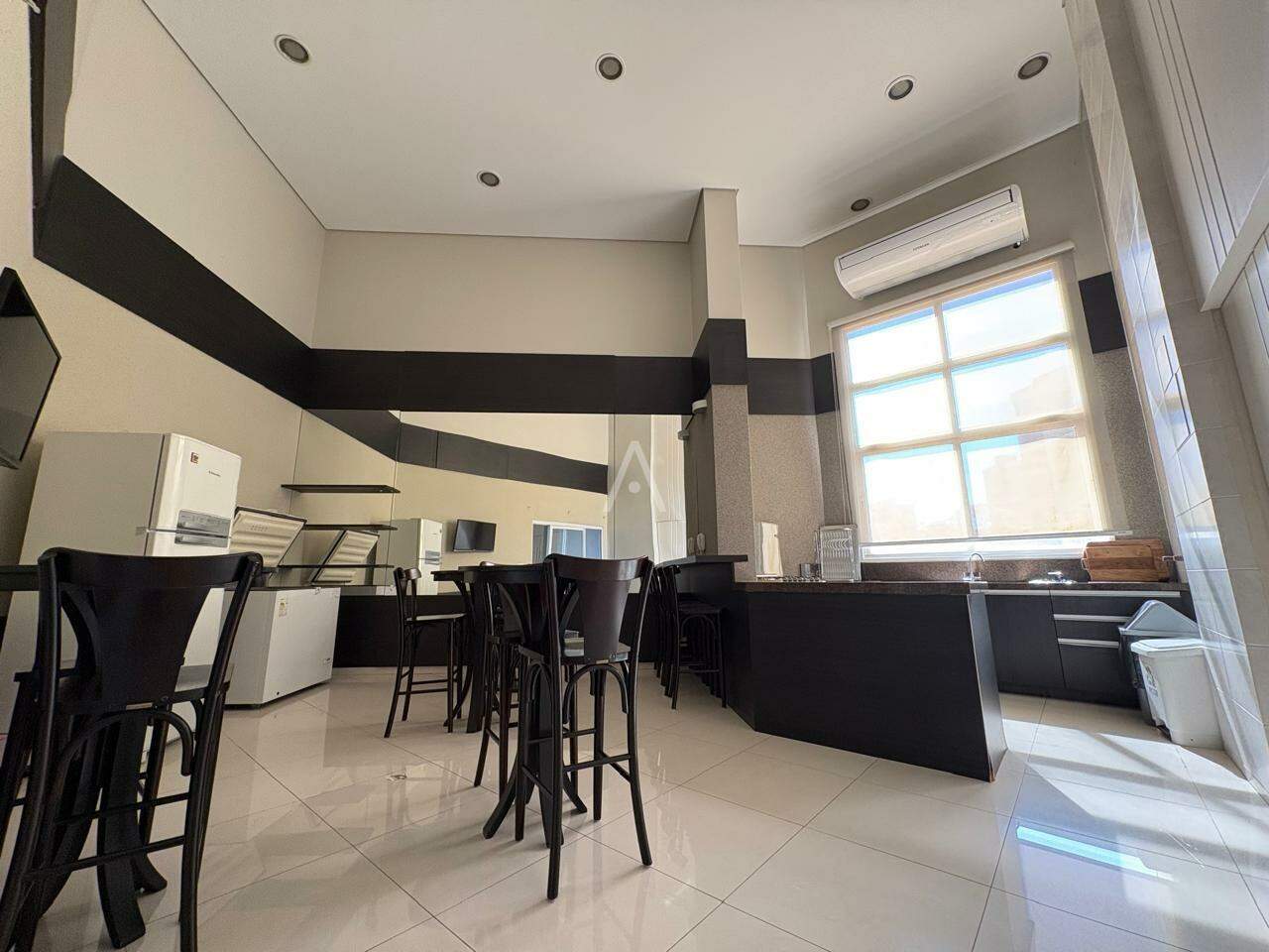 Apartamento para para aluguel no Bairro CENTRO em CASCAVEL: