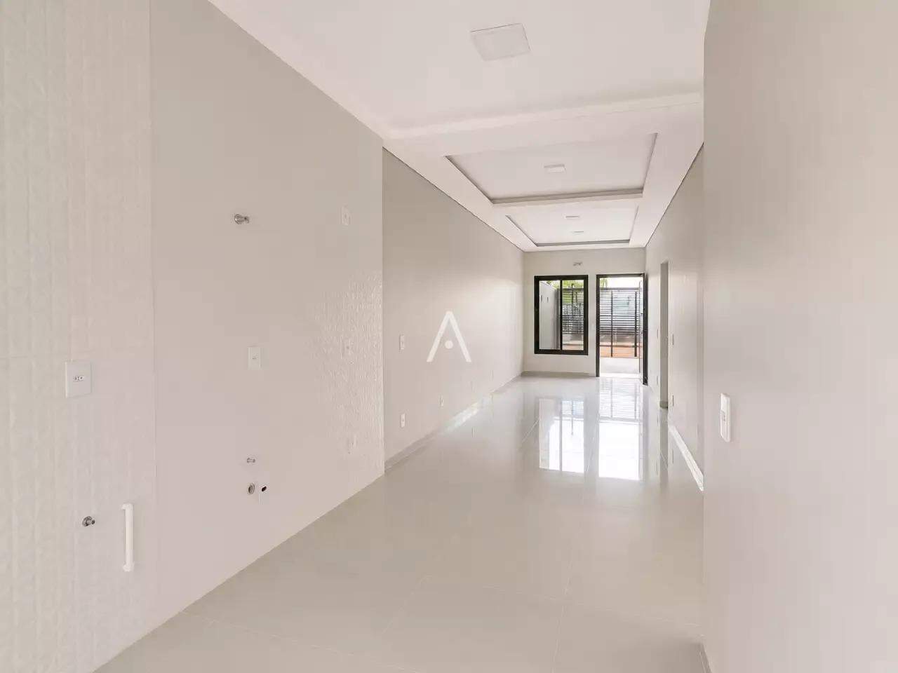 Casa Residencial para à venda no Bairro 14 DE NOVEMBRO em CASCAVEL: