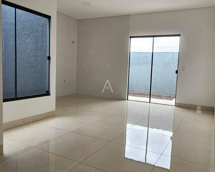 Casa Residencial para à venda no Bairro JARDIM COOPAGRO em TOLEDO: 