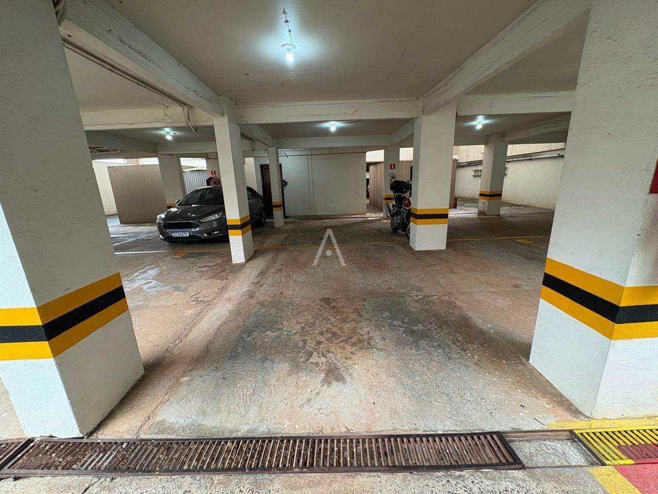 Apartamento para à venda no Bairro CENTRO em CASCAVEL: vaga gaveta rotativa