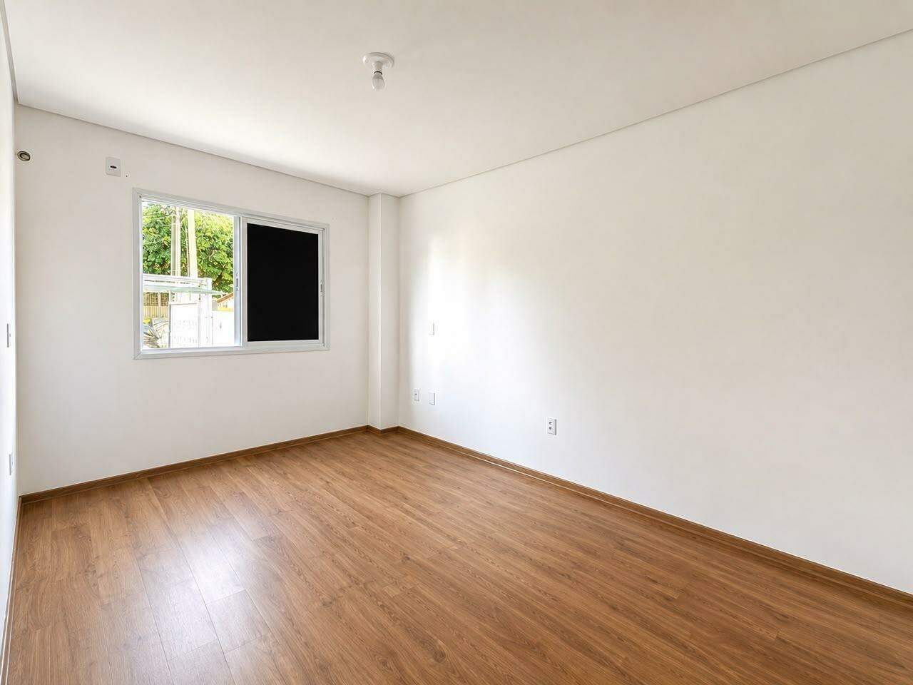 Apartamento para para aluguel no Bairro JARDIM GISELA em TOLEDO: Suíte