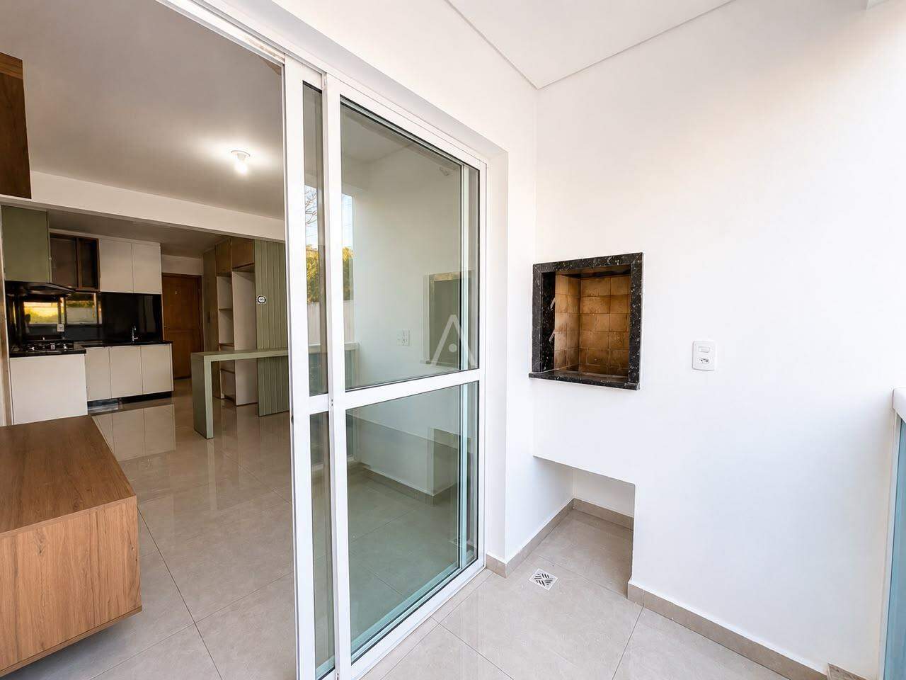 Apartamento para para aluguel no Bairro JARDIM GISELA em TOLEDO: Varanda