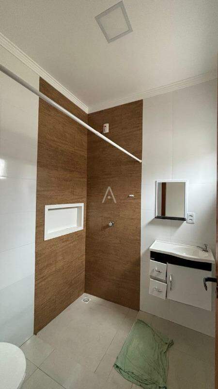 Casa Residencial para à venda no Bairro JARDIM COOPAGRO em TOLEDO: 