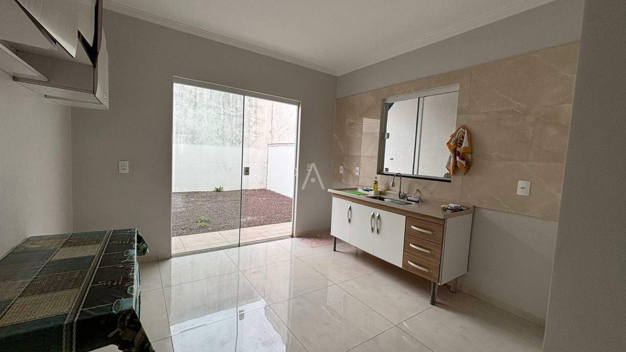 Casa Residencial para à venda no Bairro JARDIM COOPAGRO em TOLEDO: 