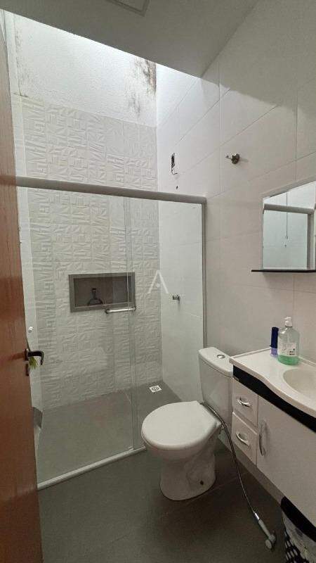 Casa Residencial para à venda no Bairro JARDIM COOPAGRO em TOLEDO: 