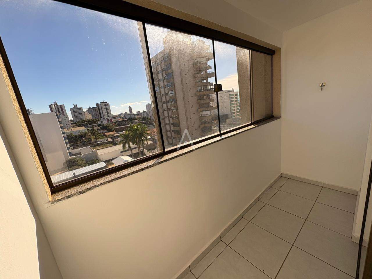 Apartamento para à venda no Bairro CENTRO em CASCAVEL: Sacada Sala