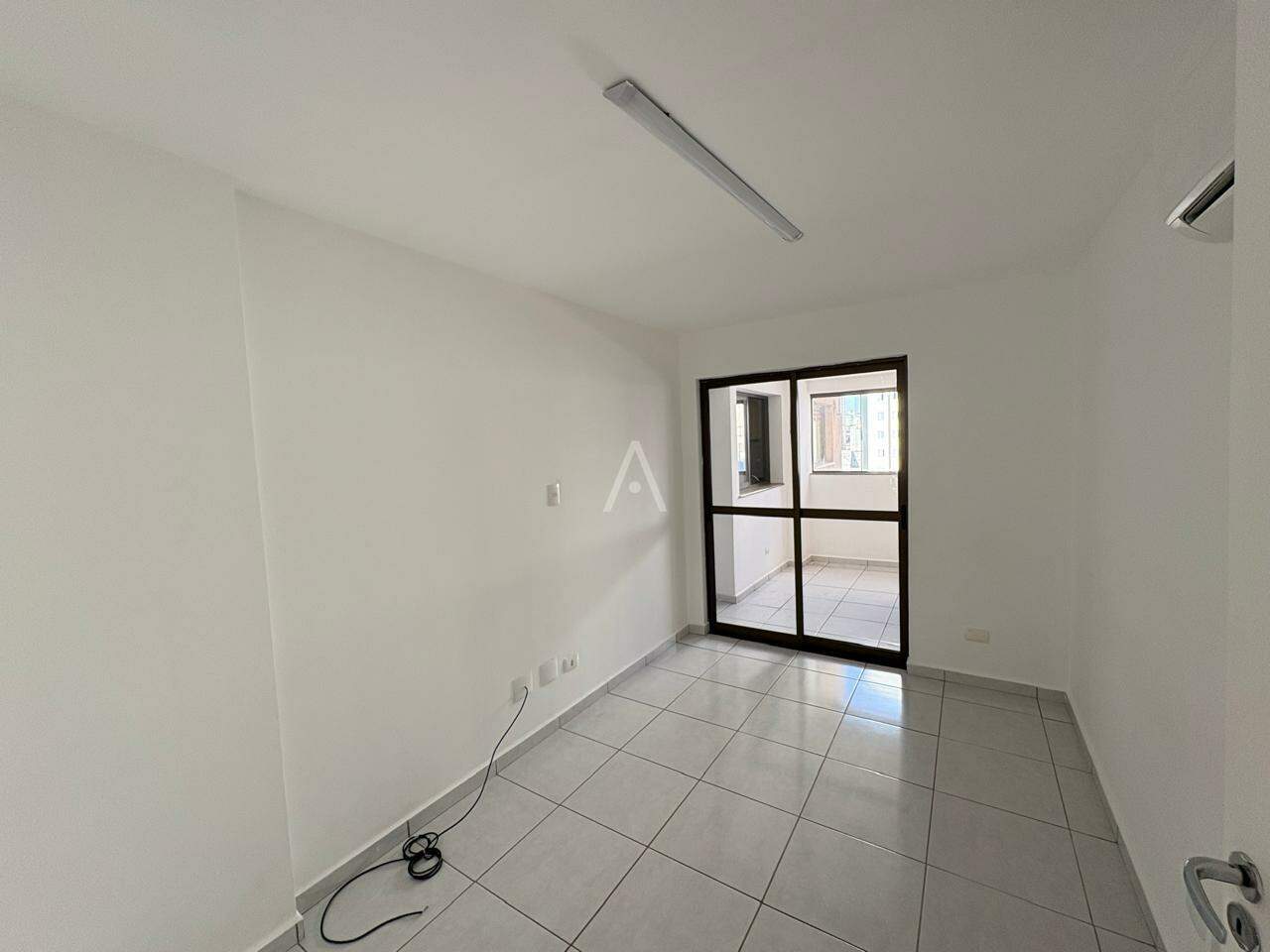 Apartamento para à venda no Bairro CENTRO em CASCAVEL: 2 Dormitório com ar condicionado