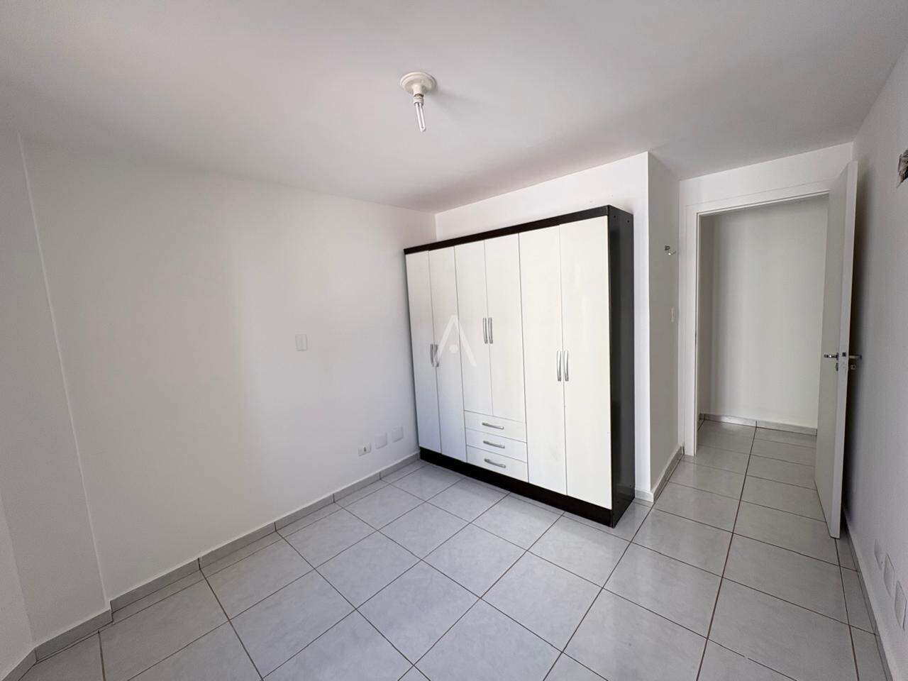 Apartamento para à venda no Bairro CENTRO em CASCAVEL: 1 Dormitótio com roupeiro