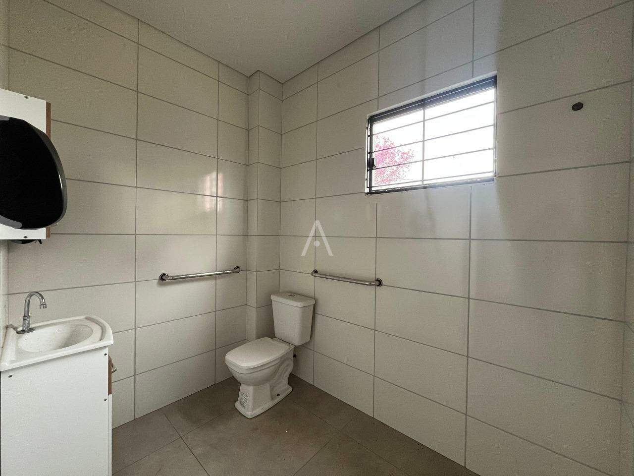 Barracão Comercial para para aluguel no Bairro VILA INDUSTRIAL em TOLEDO: Banheiro recepção