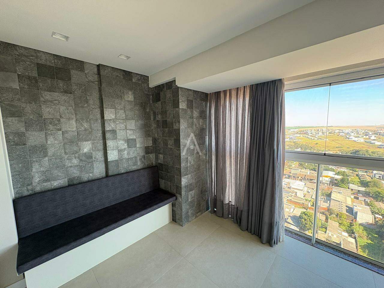 Apartamento para à venda no Bairro COQUEIRAL em CASCAVEL: sacada 2º pav. suíte master