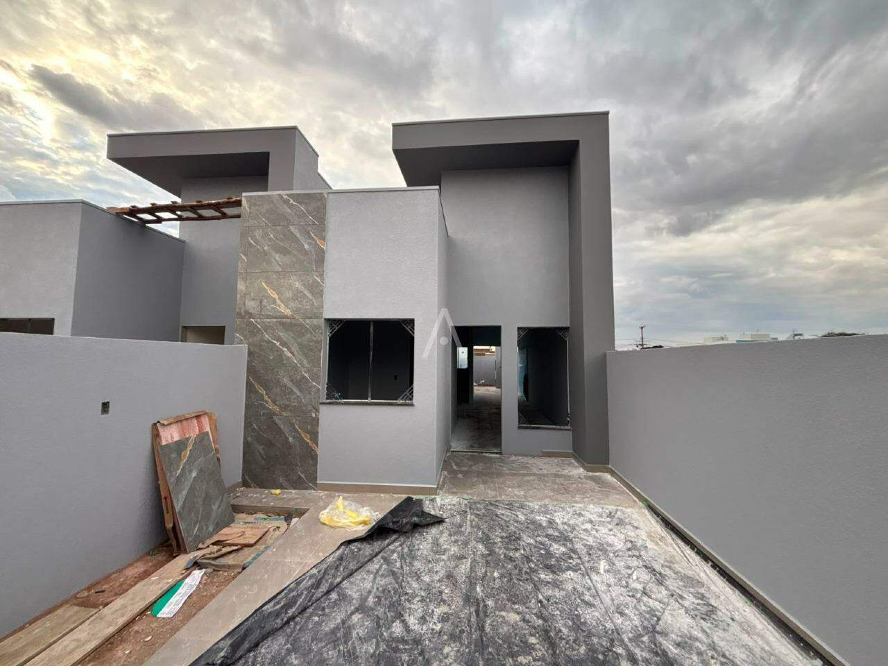 Casa Residencial para à venda no Bairro JARDIM COOPAGRO em TOLEDO: 