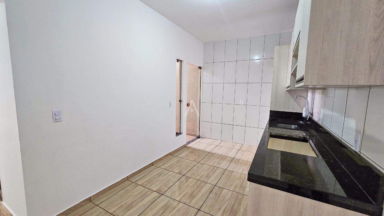 Casa Residencial para à venda no Bairro ESMERALDA em CASCAVEL: