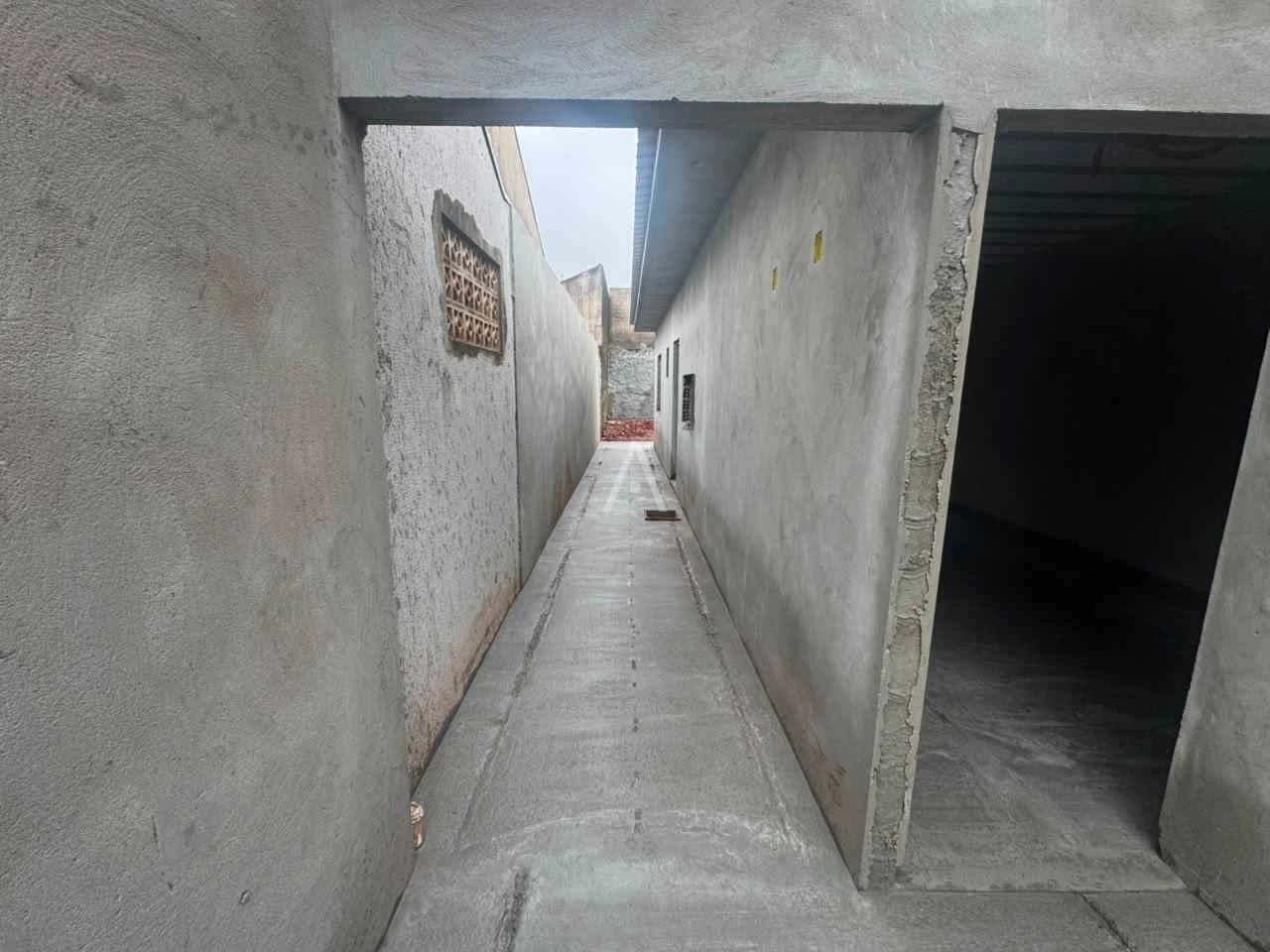 Casa Residencial para à venda no Bairro SAO FRANCISCO em TOLEDO: passagem lateral