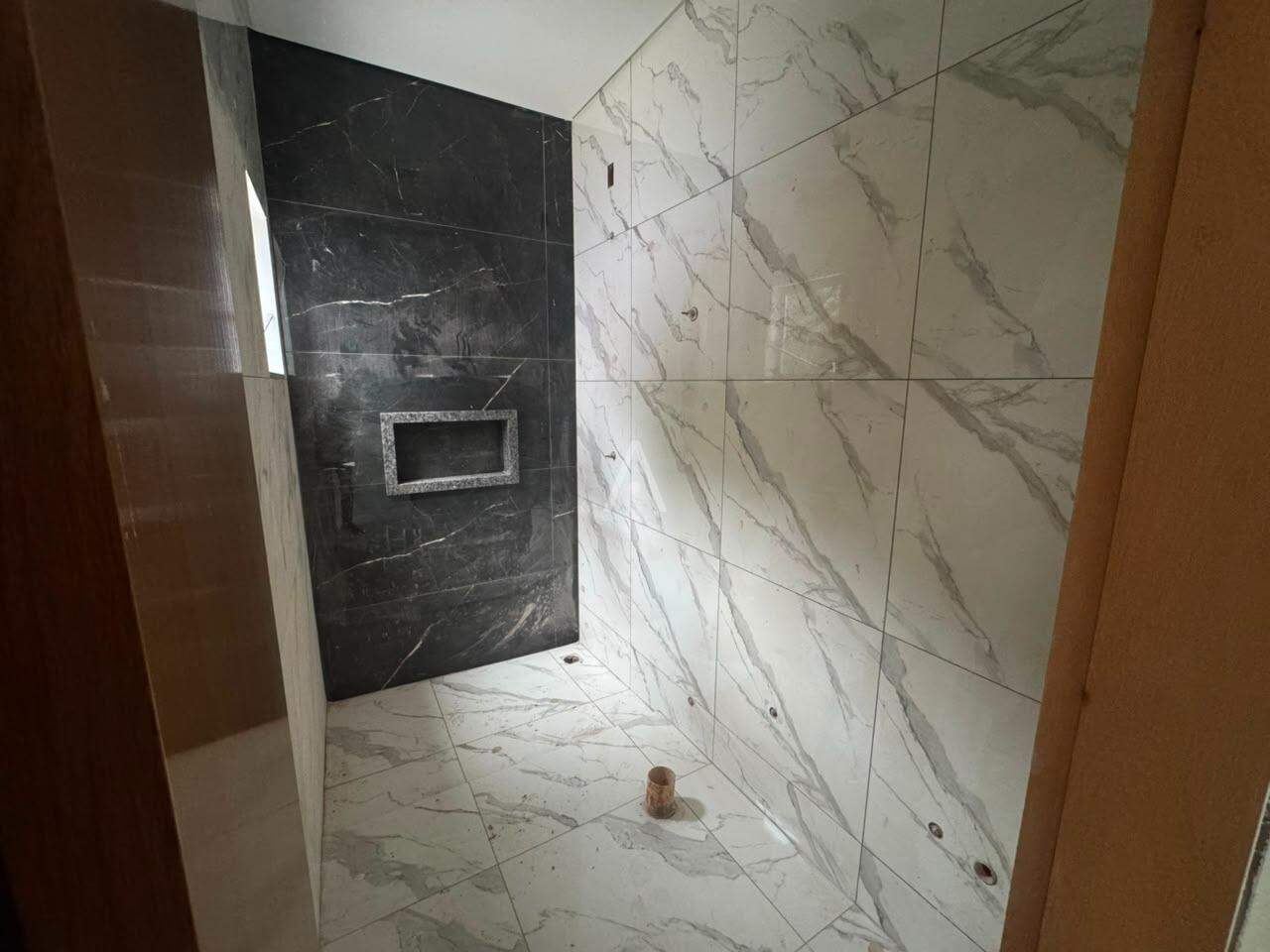Casa Residencial para à venda no Bairro VILA INDUSTRIAL em TOLEDO: banheiro da suite