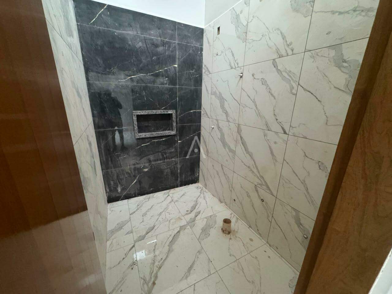 Casa Residencial para à venda no Bairro VILA INDUSTRIAL em TOLEDO: banheiro social