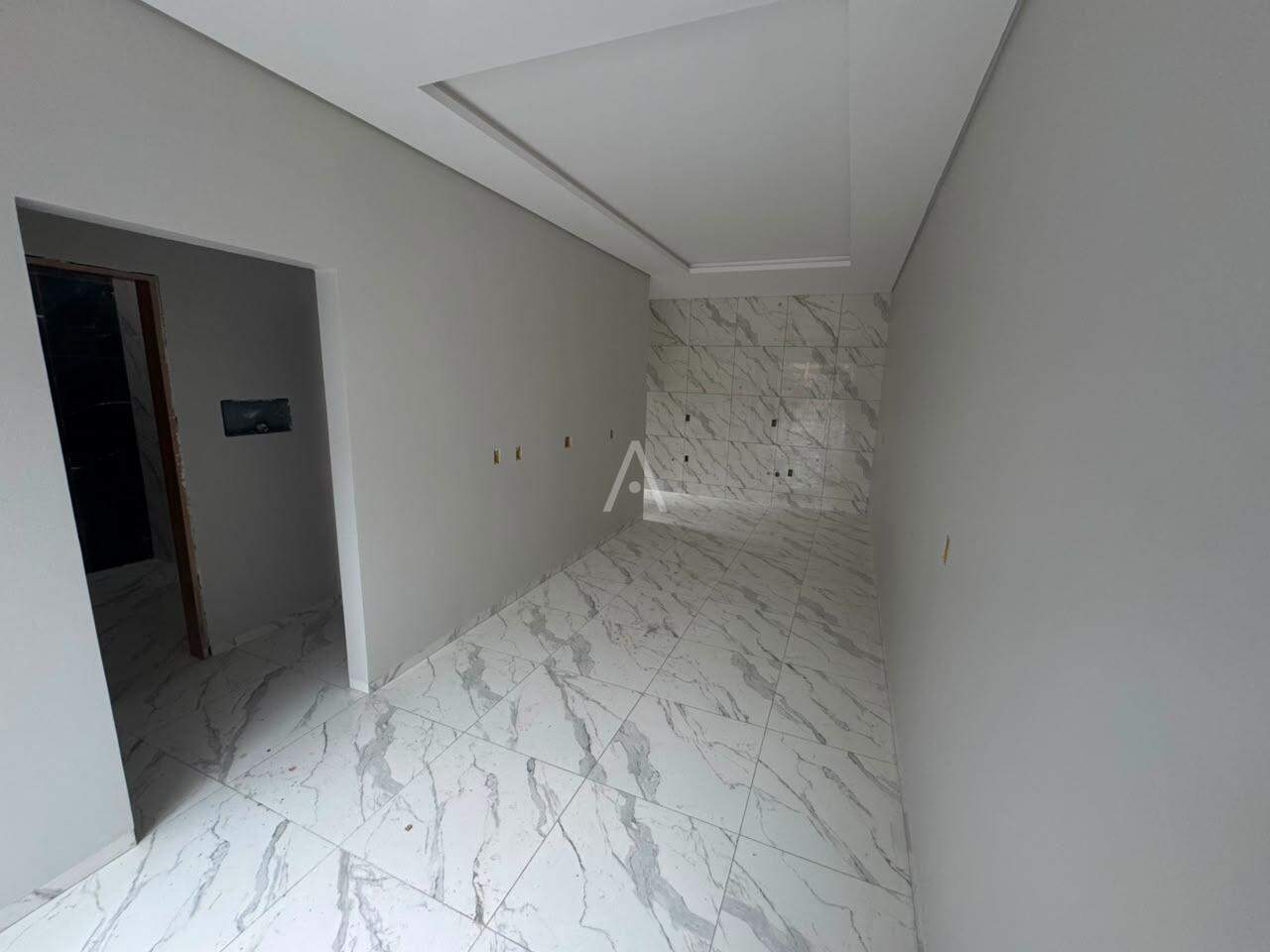 Casa Residencial para à venda no Bairro VILA INDUSTRIAL em TOLEDO: sala e cozinha