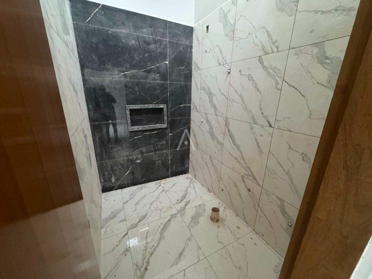 Casa Residencial para à venda no Bairro VILA INDUSTRIAL em TOLEDO: banheiro social
