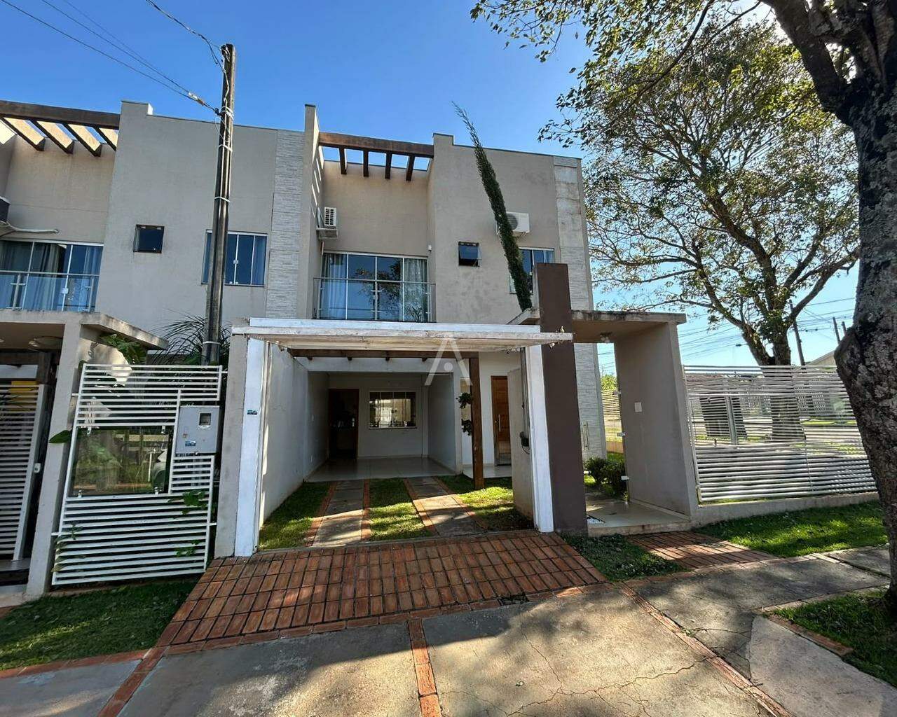 Sobrado para à venda no Bairro VILA BECKER em TOLEDO: 