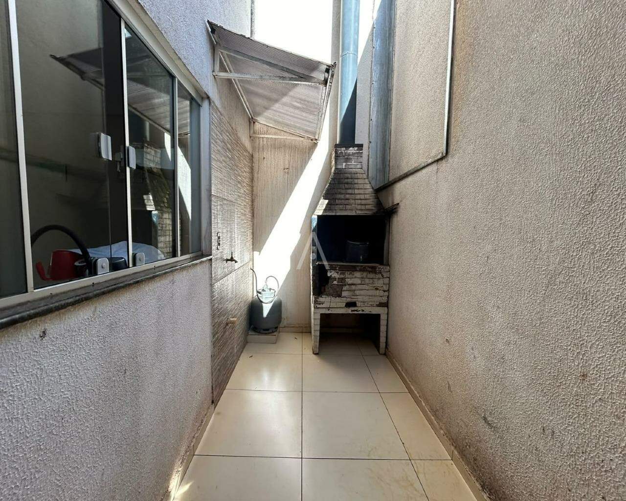 Sobrado para à venda no Bairro VILA BECKER em TOLEDO: