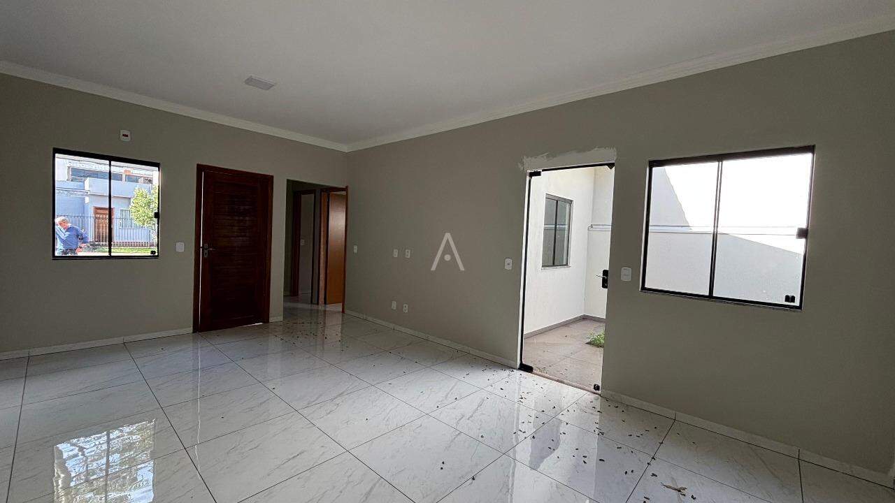 Casa Residencial para à venda no Bairro PINHEIRINHO em TOLEDO: 