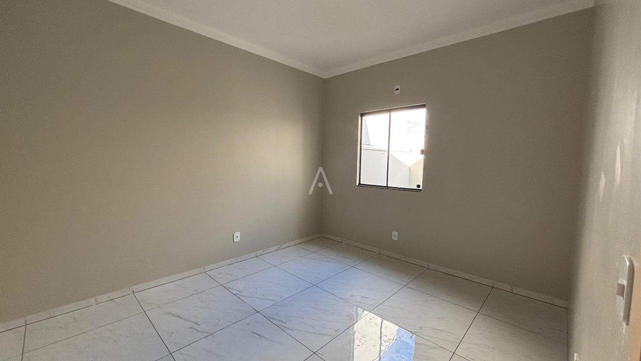 Casa Residencial para à venda no Bairro PINHEIRINHO em TOLEDO: 