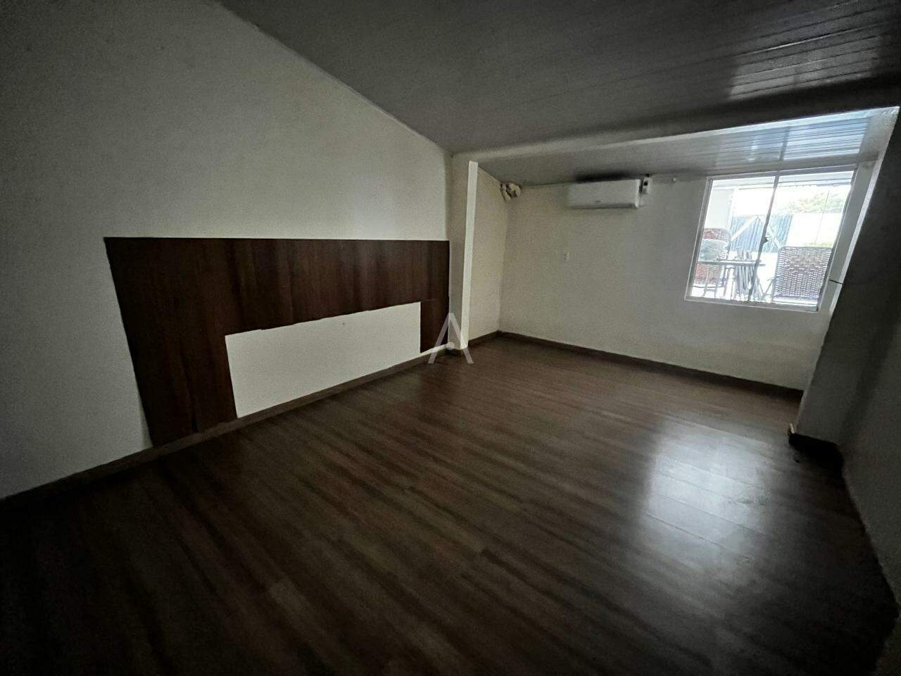 Casa Residencial para à venda no Bairro UNIVERSITARIO em CASCAVEL: 
