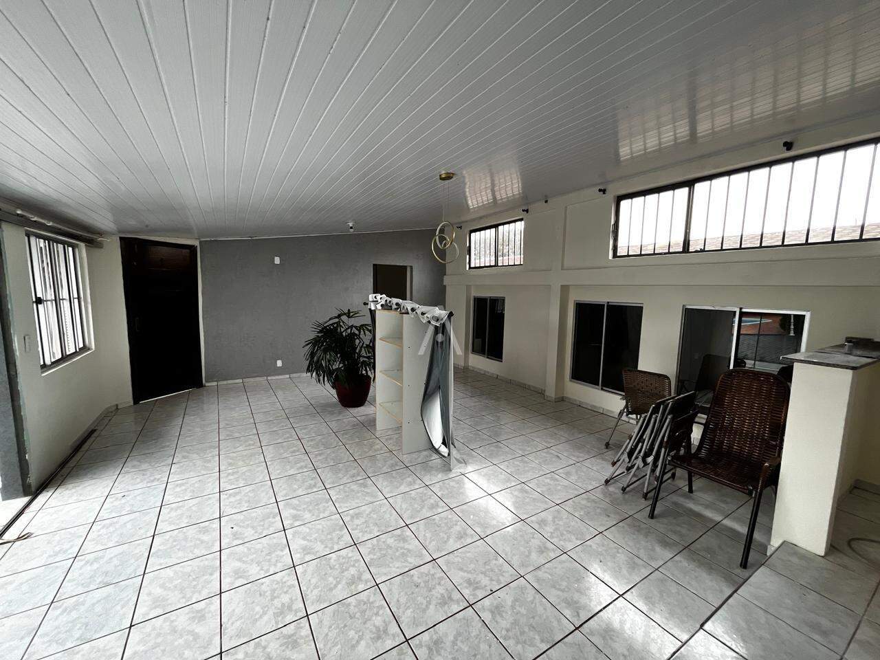 Casa Residencial para à venda no Bairro UNIVERSITARIO em CASCAVEL: 