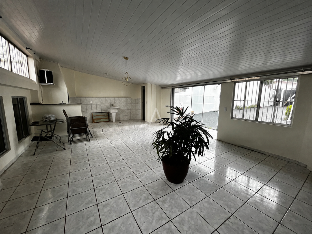 Casa Residencial para à venda no Bairro UNIVERSITARIO em CASCAVEL: 