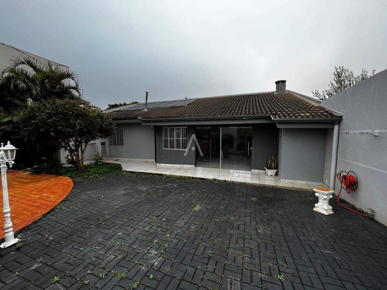 Casa Residencial para à venda no Bairro UNIVERSITARIO em CASCAVEL: 