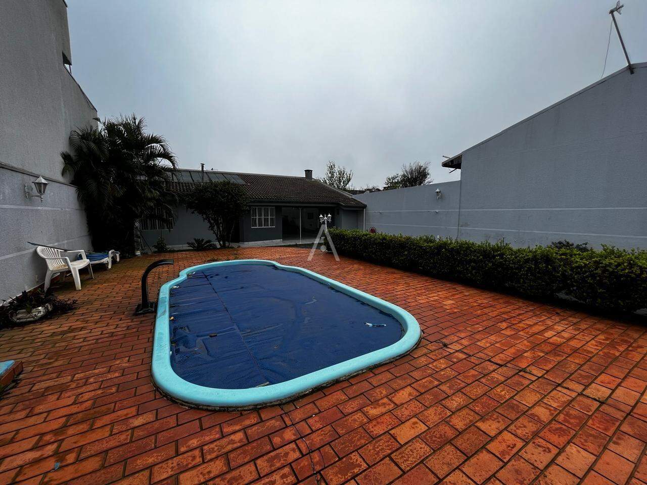 Casa Residencial para à venda no Bairro UNIVERSITARIO em CASCAVEL: 