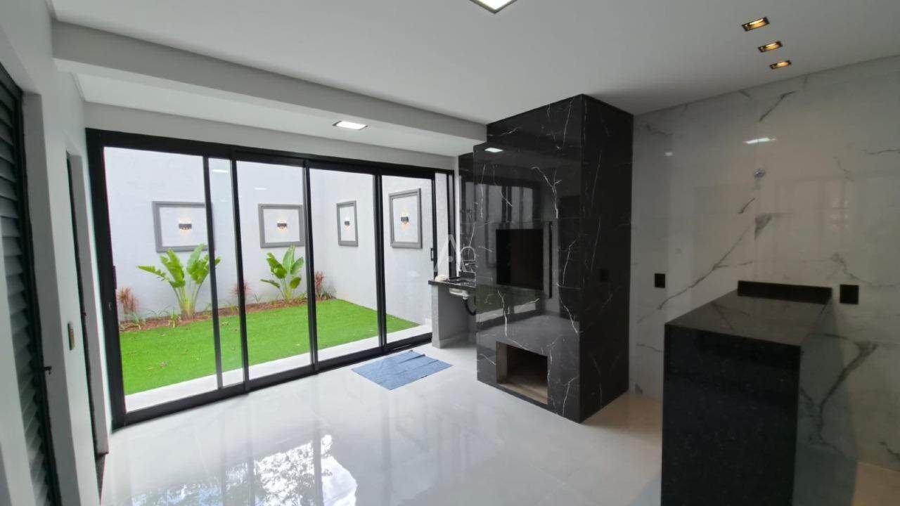 Casa Residencial para à venda no Bairro Jardim Parizotto em TOLEDO: