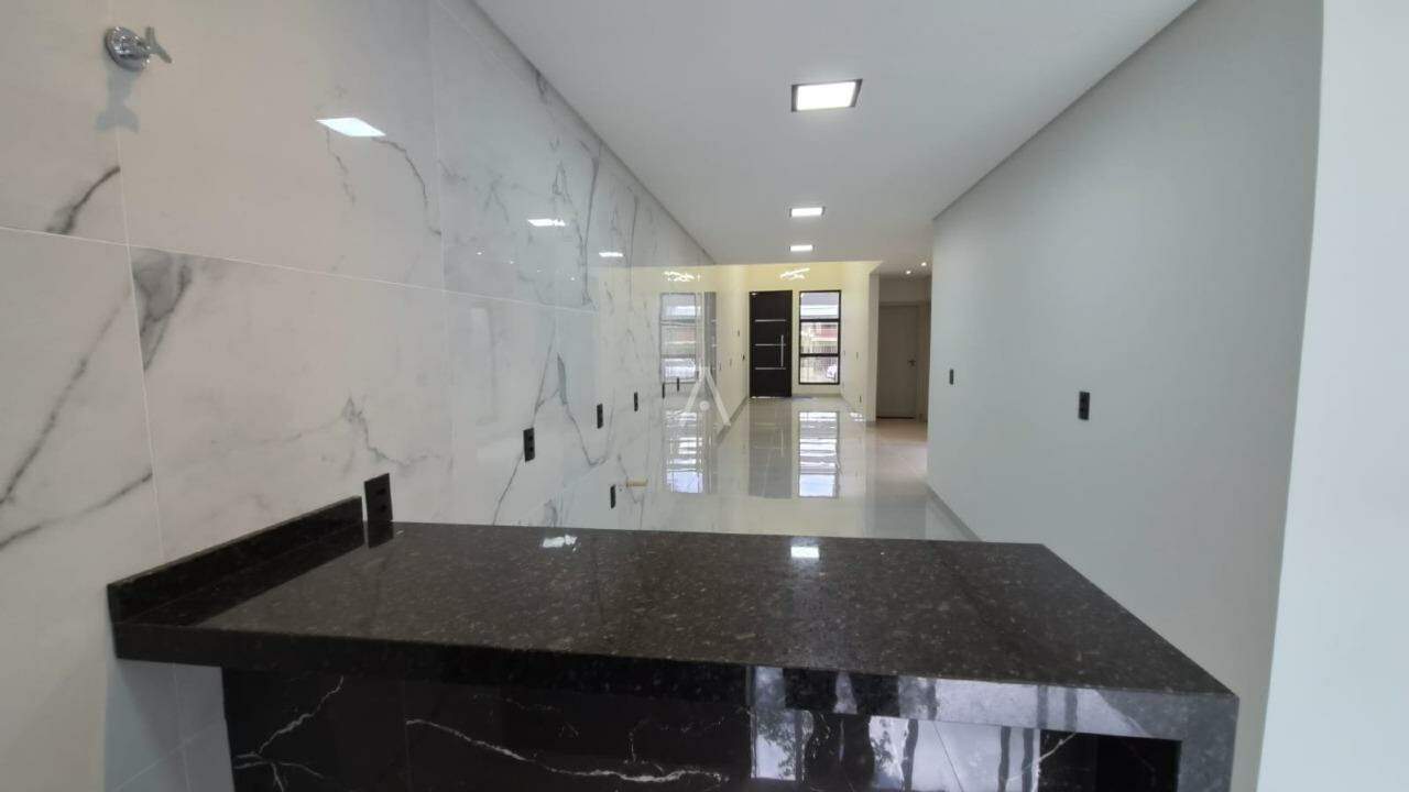 Casa Residencial para à venda no Bairro Jardim Parizotto em TOLEDO:
