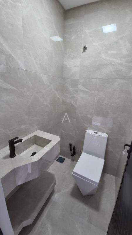 Casa Residencial para à venda no Bairro Jardim Parizotto em TOLEDO: